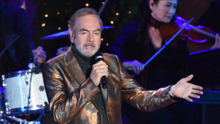 Neil Diamond announces that he's retiring from touring after Parkinson's diagnosis<em></em>